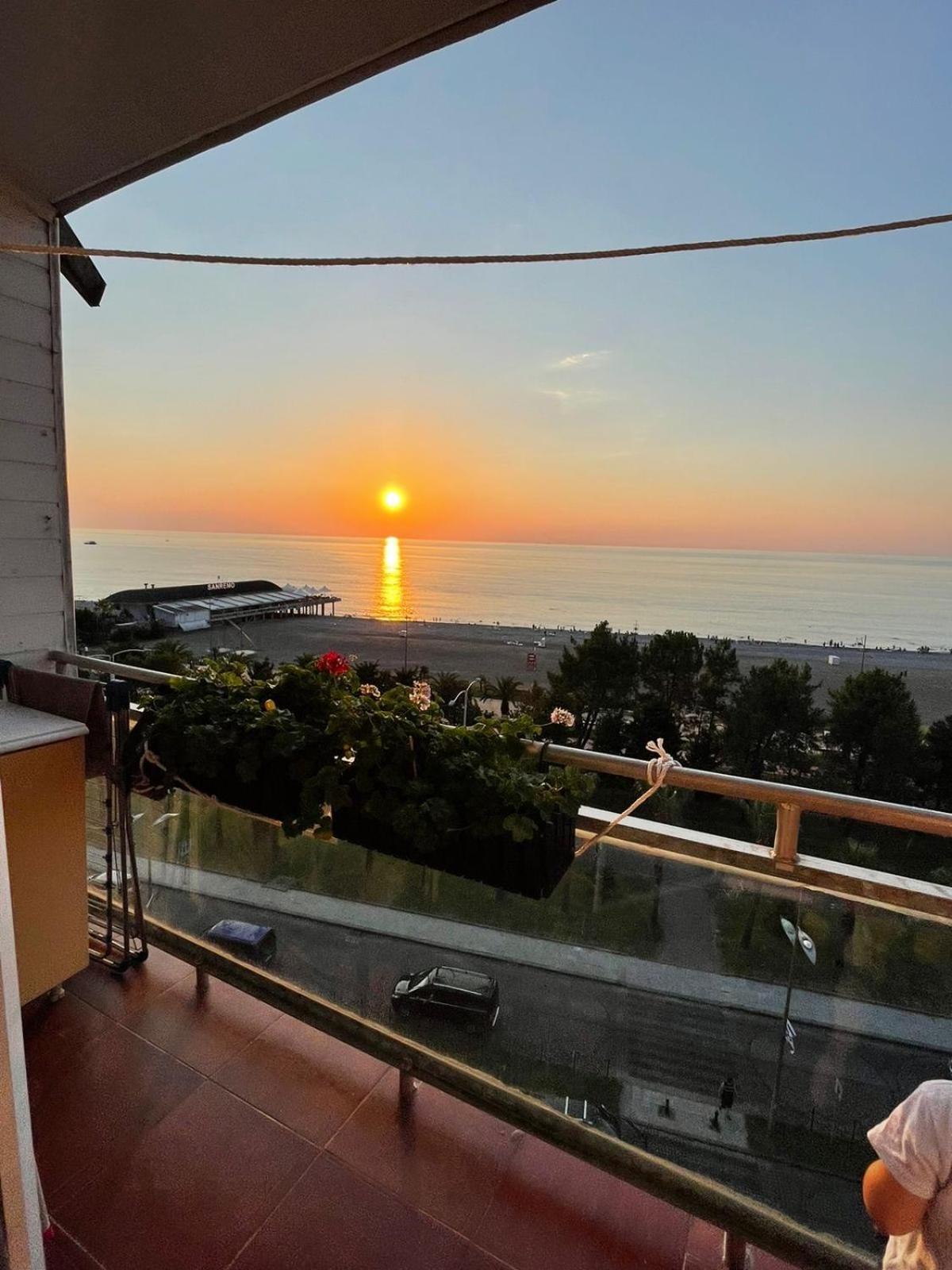 Apartment Irma Rustaveli 57 Batumi Exterior photo