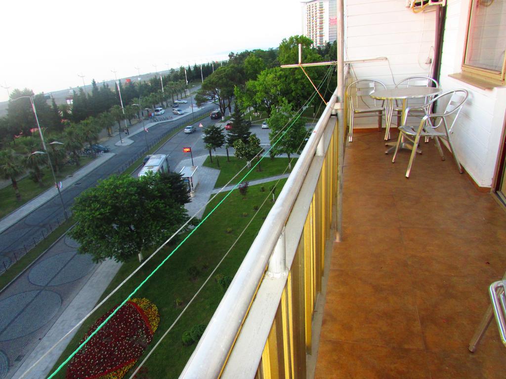 Apartment Irma Rustaveli 57 Batumi Exterior photo