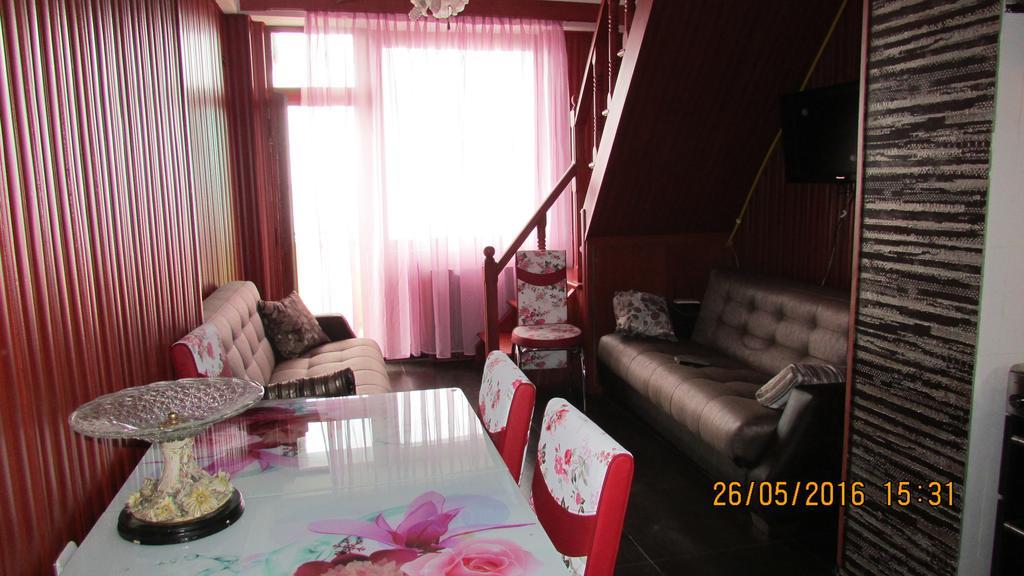 Apartment Irma Rustaveli 57 Batumi Exterior photo