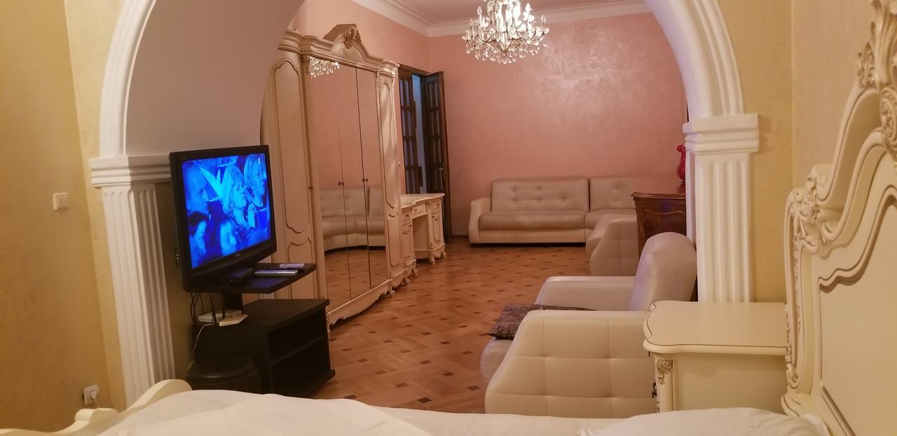 Apartment Irma Rustaveli 57 Batumi Exterior photo